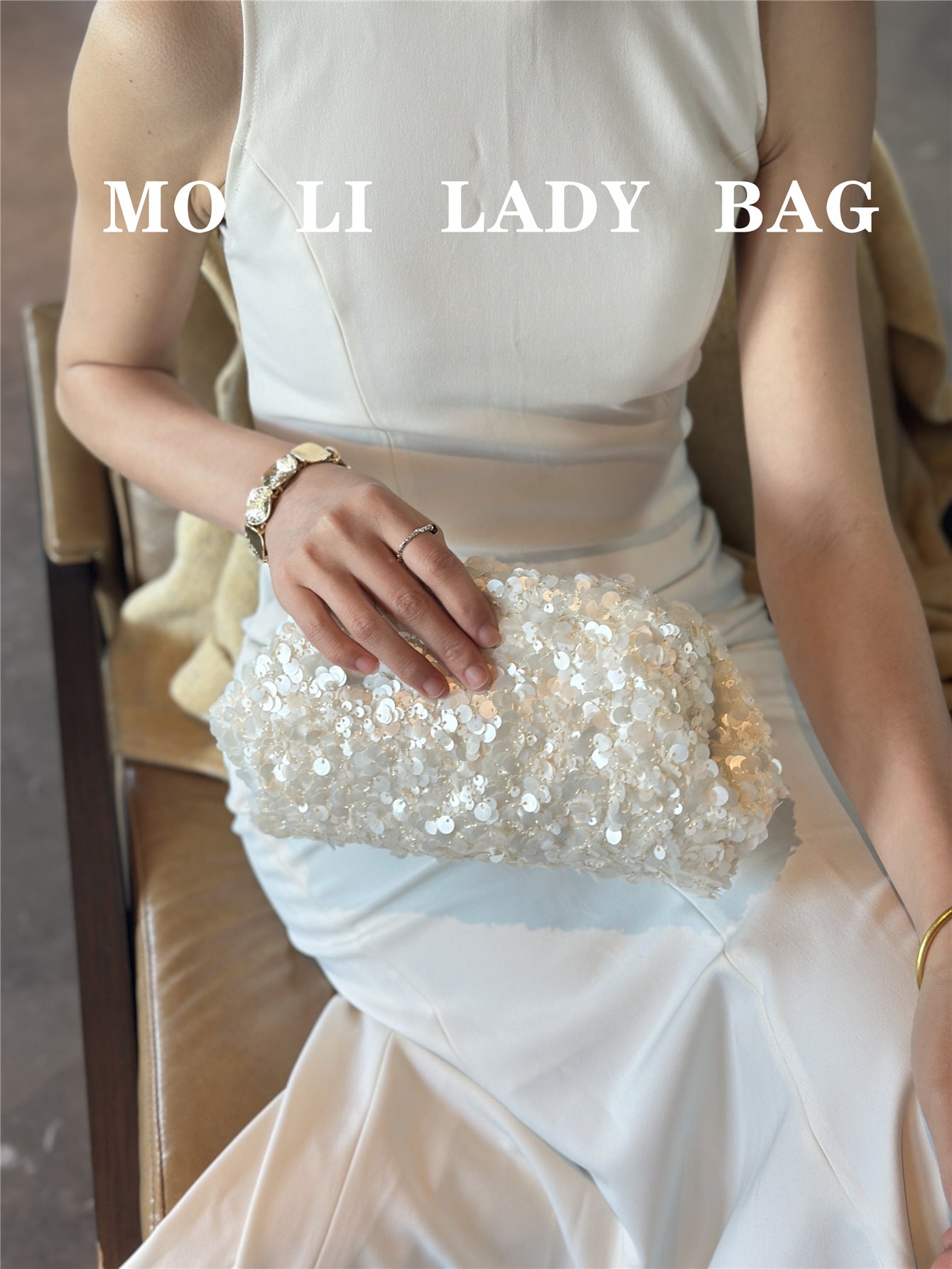 Women's Style Retro Minority Scale Bright Sequin Cloud Bags