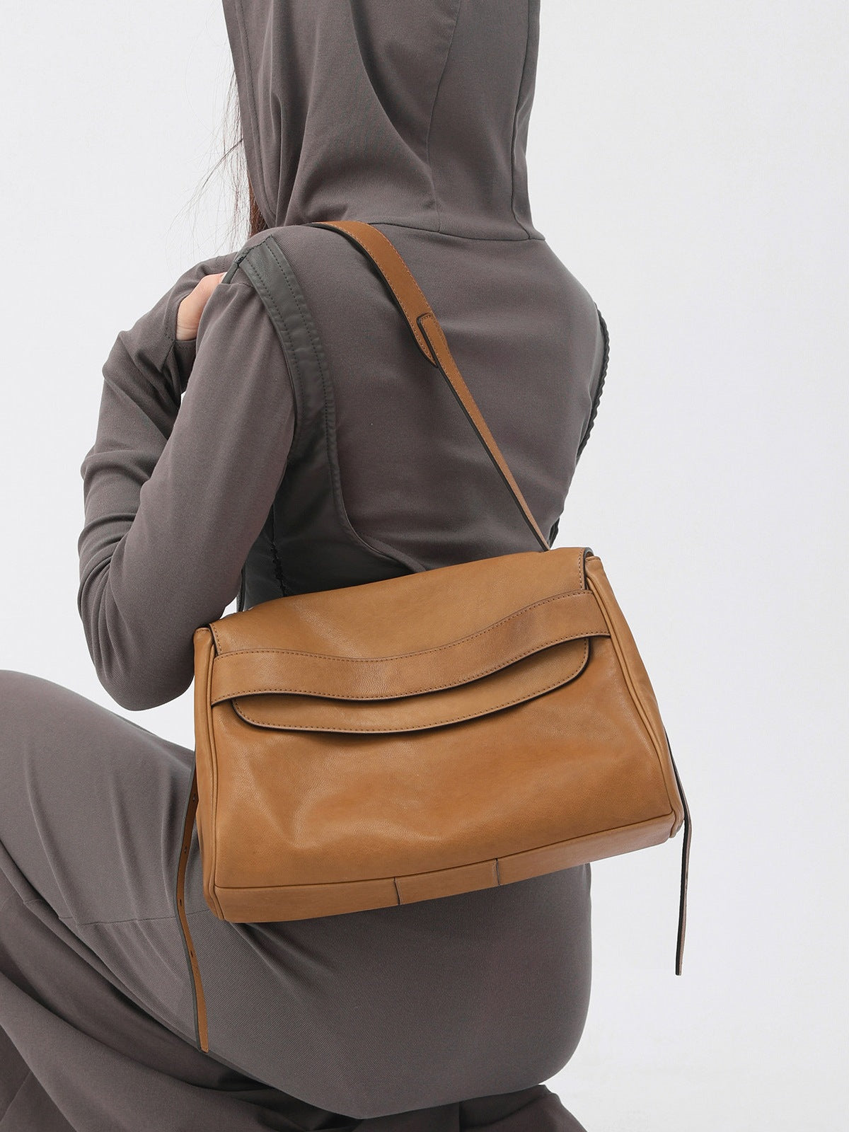 Women's Niche Free Retro Commuter Large Capacity Versatile Women's Messenger Bag