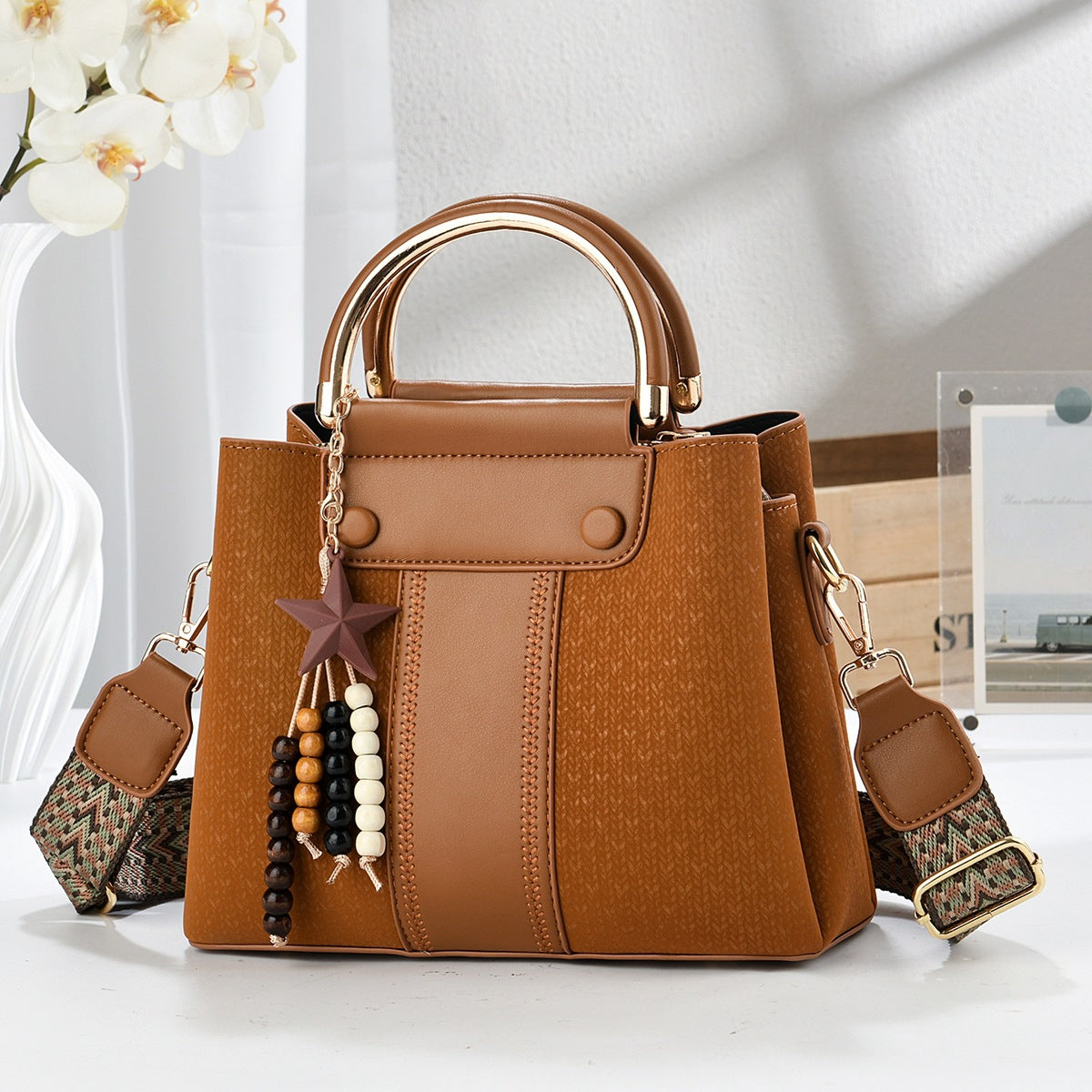 Glamorous Women's Large Capacity Simple Stylish Women's Messenger Bag