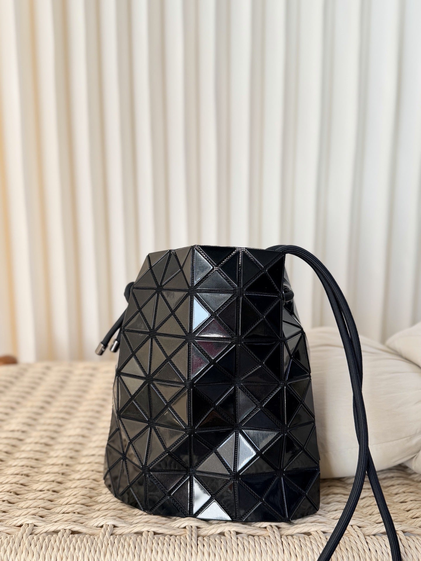 Women's Drawstring Double Stitching Glossy Diamond Plaid Women's Shoulder Bag