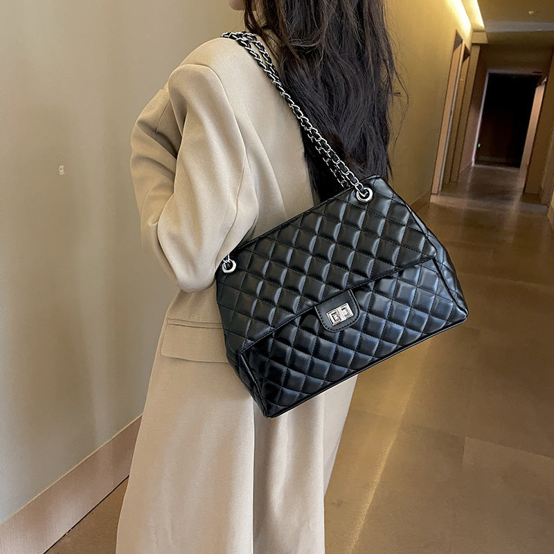 Women's Capacity Chain Underarm Classic Style Rhombus Tote Bag