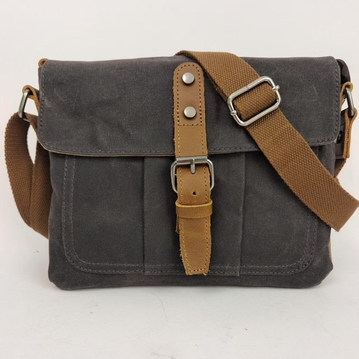 Men's Retro Motorcycle Simple Batik Waterproof Canvas Men's Shoulder Bag