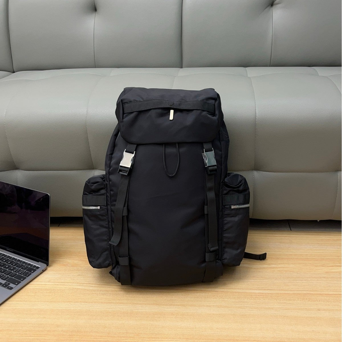 Beautiful High Quality Large Capacity Computer Leisure Backpack