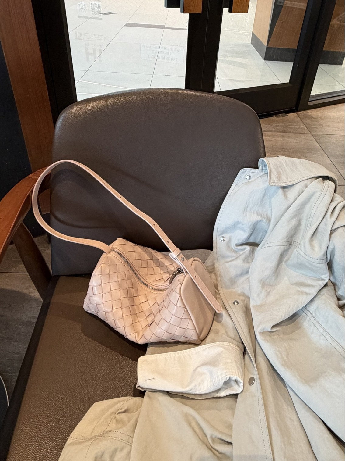 Women's Sheepskin Woven Lunch Box Portable Underarm Women's Shoulder Bag