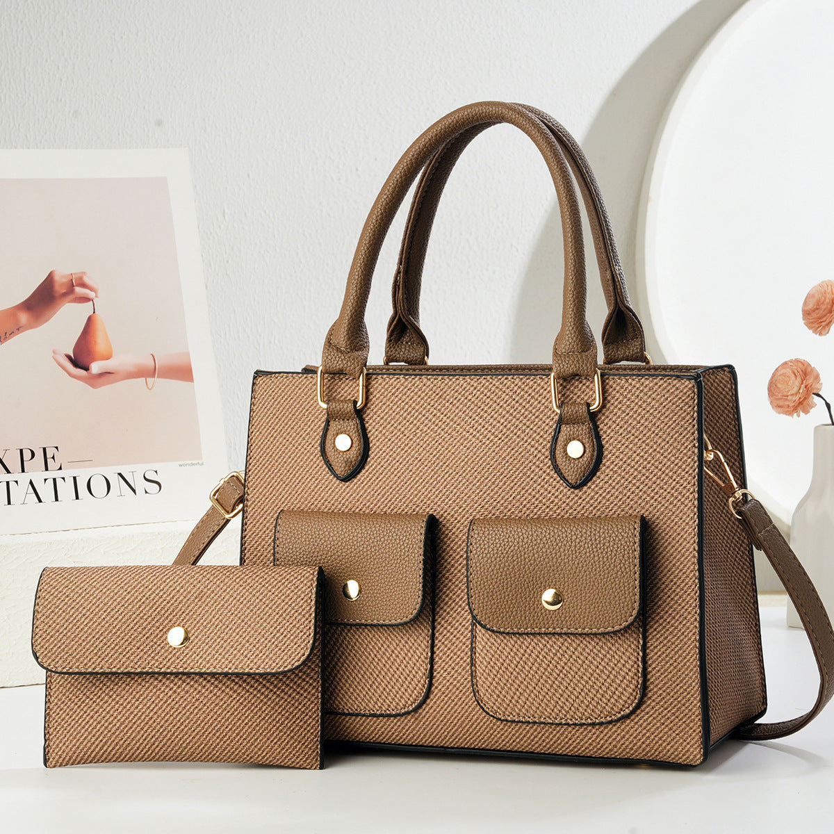 Women's Fashionable Fashion Commuter Large Capacity Practical Portable Women's Handbag