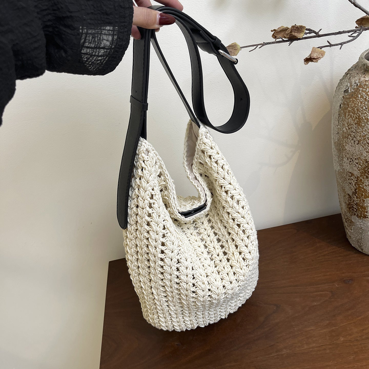 Women's Style Simple Comfortable Woven Leisure Commute Personality Bags
