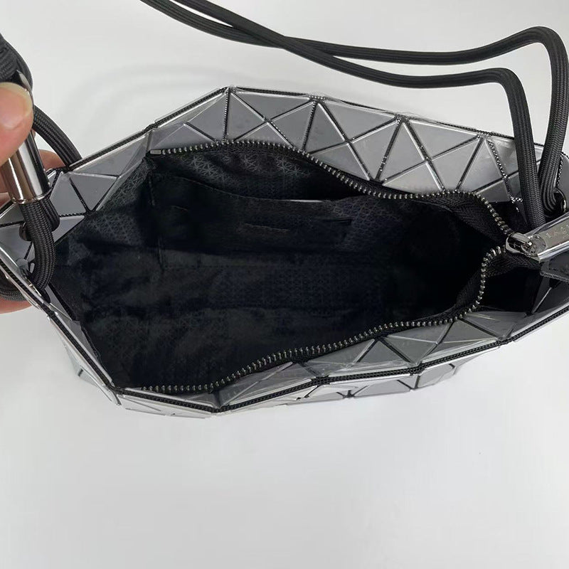 Spring Geometric Rhombus Fashion Drawstring Underarm Women's Messenger Bag
