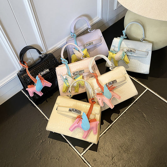 Women's Summer High-grade Simple Portable Commute Leisure Fashion Trendy Bags