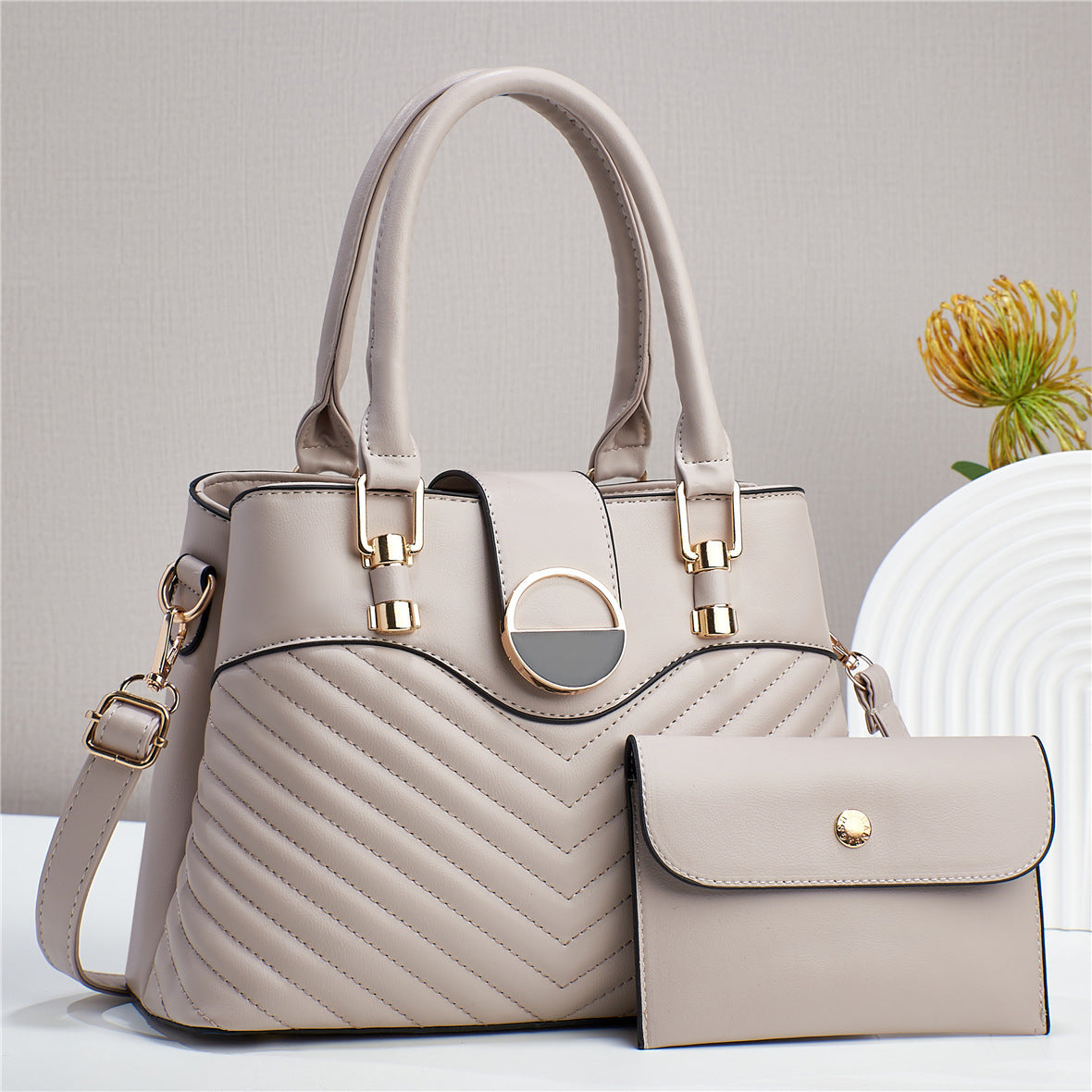 Women's Embroidered Portable Large Capacity Elegant Mother Fashion Women's Shoulder Bag