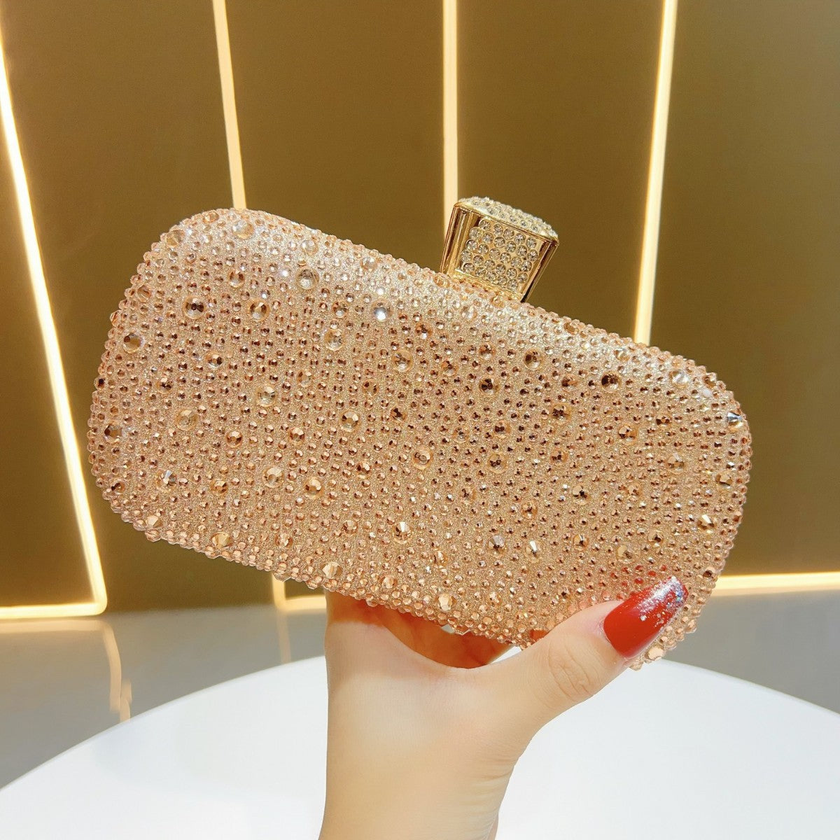 Women's Shiny Luxury High-grade Light Clutch Elegant Dinner Bag