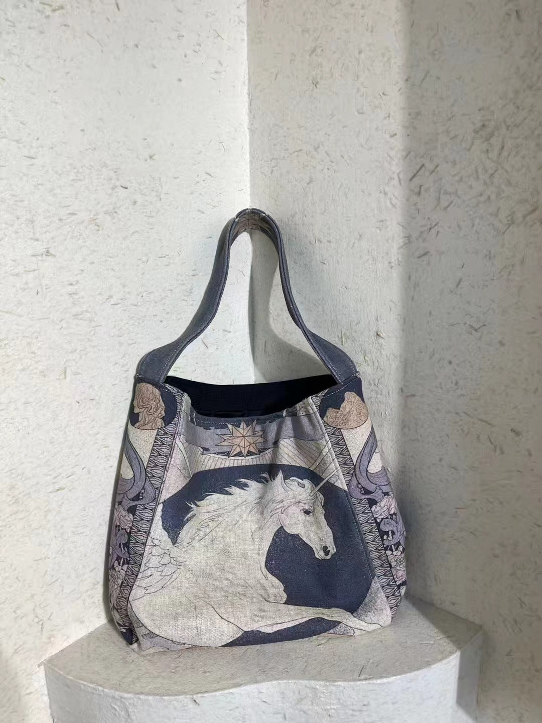 Women's Design Totem Large Capacity Cotton Linen Women's Shoulder Bag