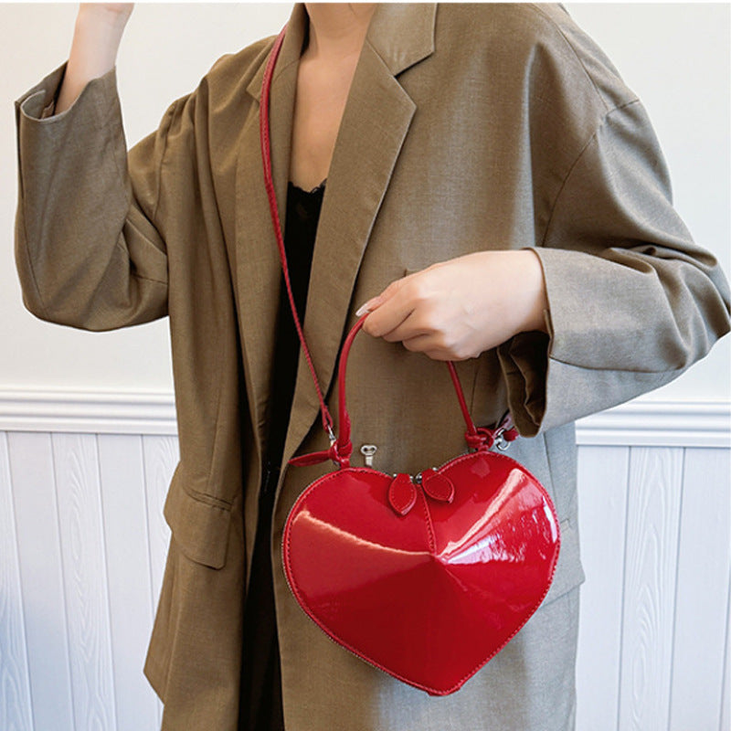Women's Heart-shaped Special Interest Light Luxury Fashion Advanced Texture Large Capacity Handbags