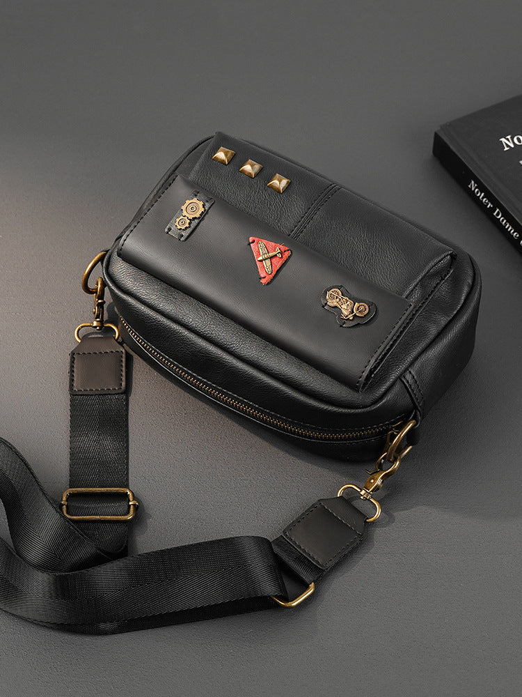 Men's Fashion Horizontal Personality Badge Rivet Shoulder Bags