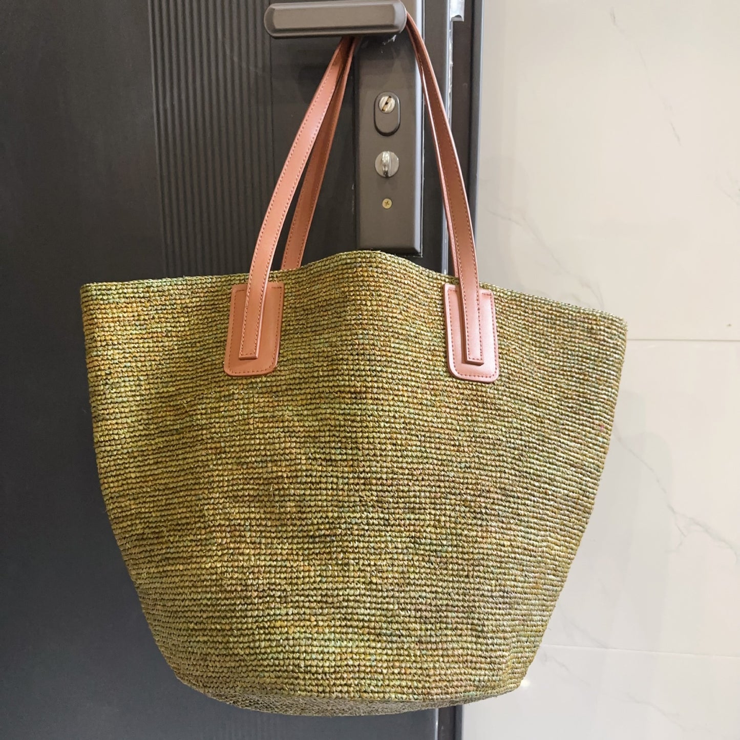 Women's Leather Strap Raffia Woven Seaside Holiday Women's Shoulder Bag