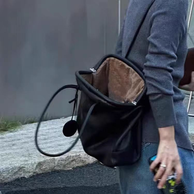 Women's Black Large Capacity Clip Light Luxury Minority High-grade Women's Shoulder Bag