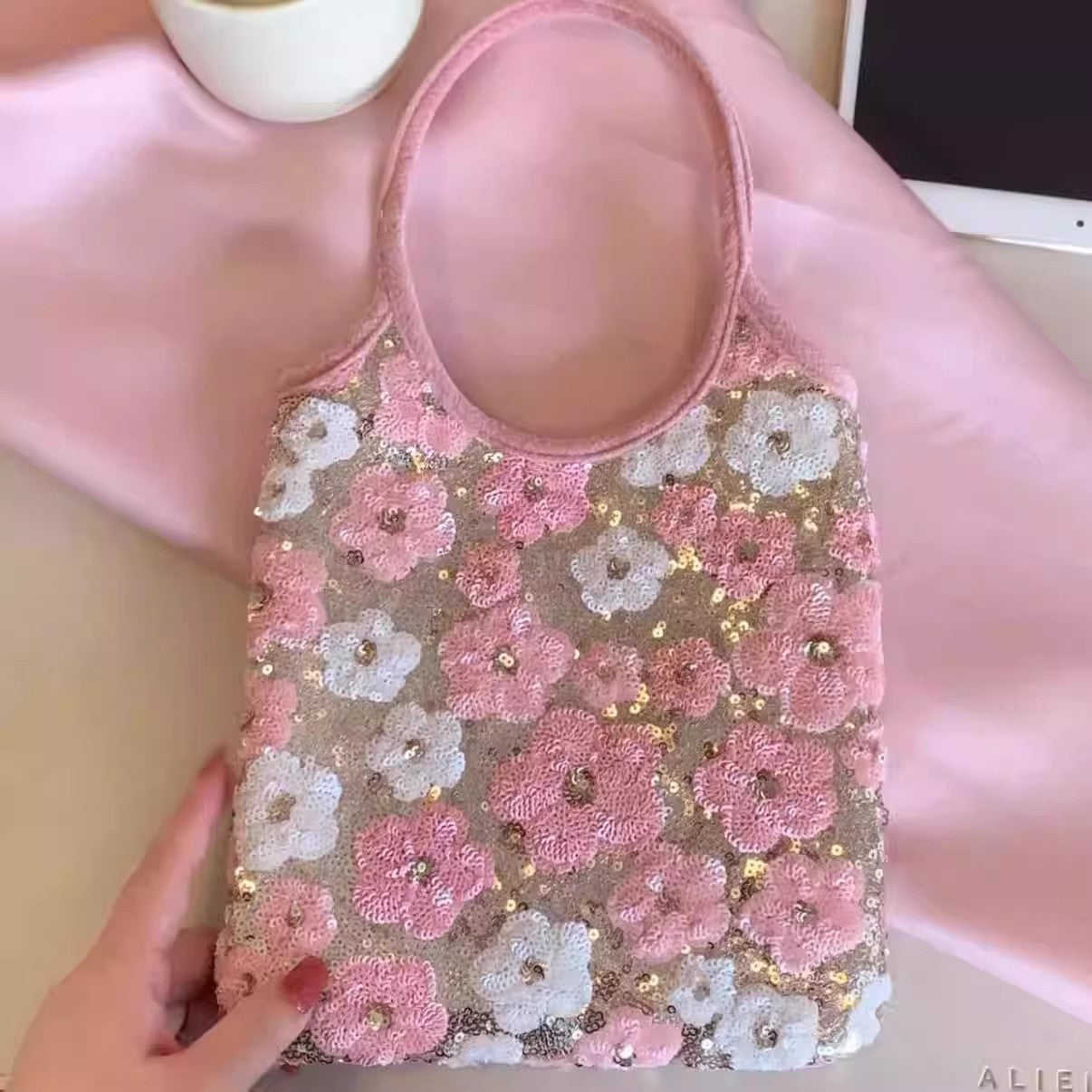 Women's Pink Embroidered Sequins Flower Gentle Sweet Bags