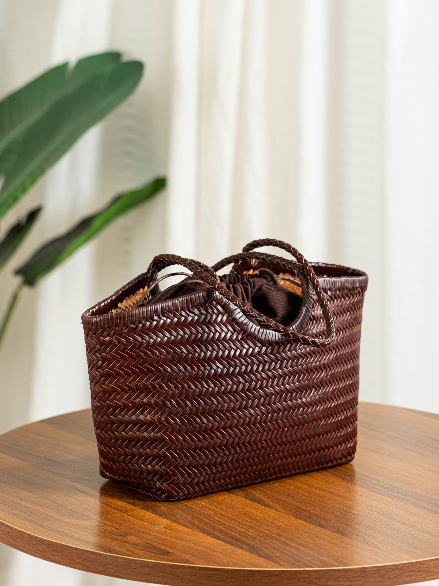 Women's Retro Woven Authentic Leather Weave Vegetable Women's Handbag