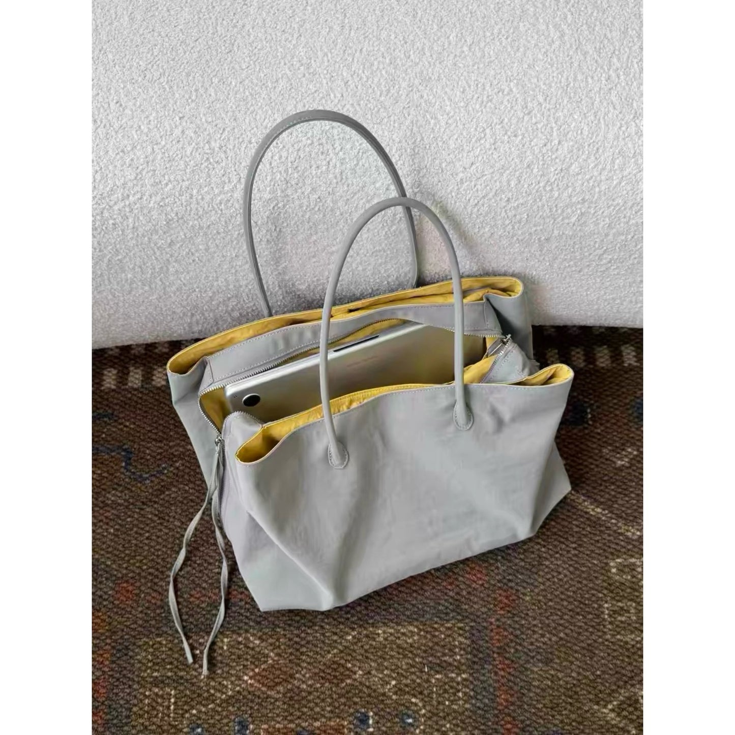 Niche Contrast Color Lightweight Nylon Large Tote Bag