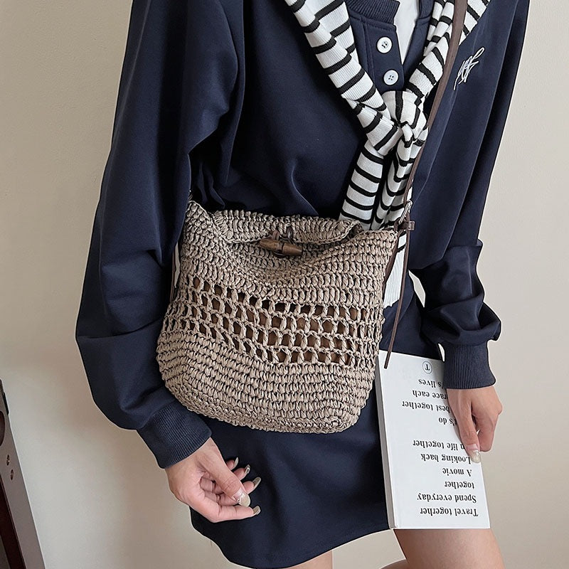 Women's Beach Simple Seaside Oblique Woven Handmade Bucket Bags