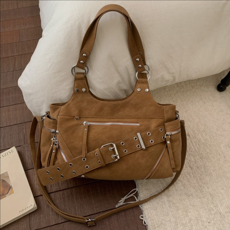 Winter High-grade Hot Motorcycle Underarm Large Capacity Rivet Women's Messenger Bag
