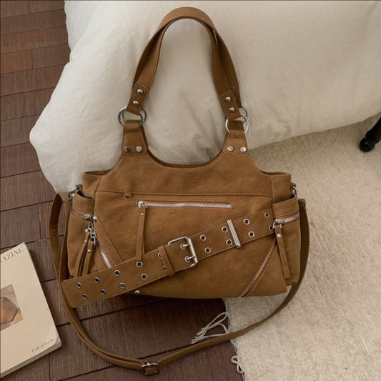 Winter High-grade Hot Motorcycle Underarm Large Capacity Rivet Women's Messenger Bag