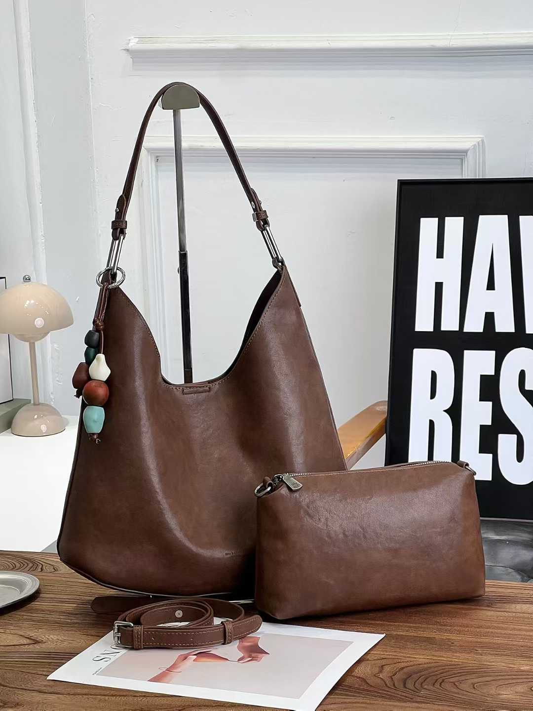 Women's Simple Fashion Large Capacity Versatile Flocking Soft Tote Bag