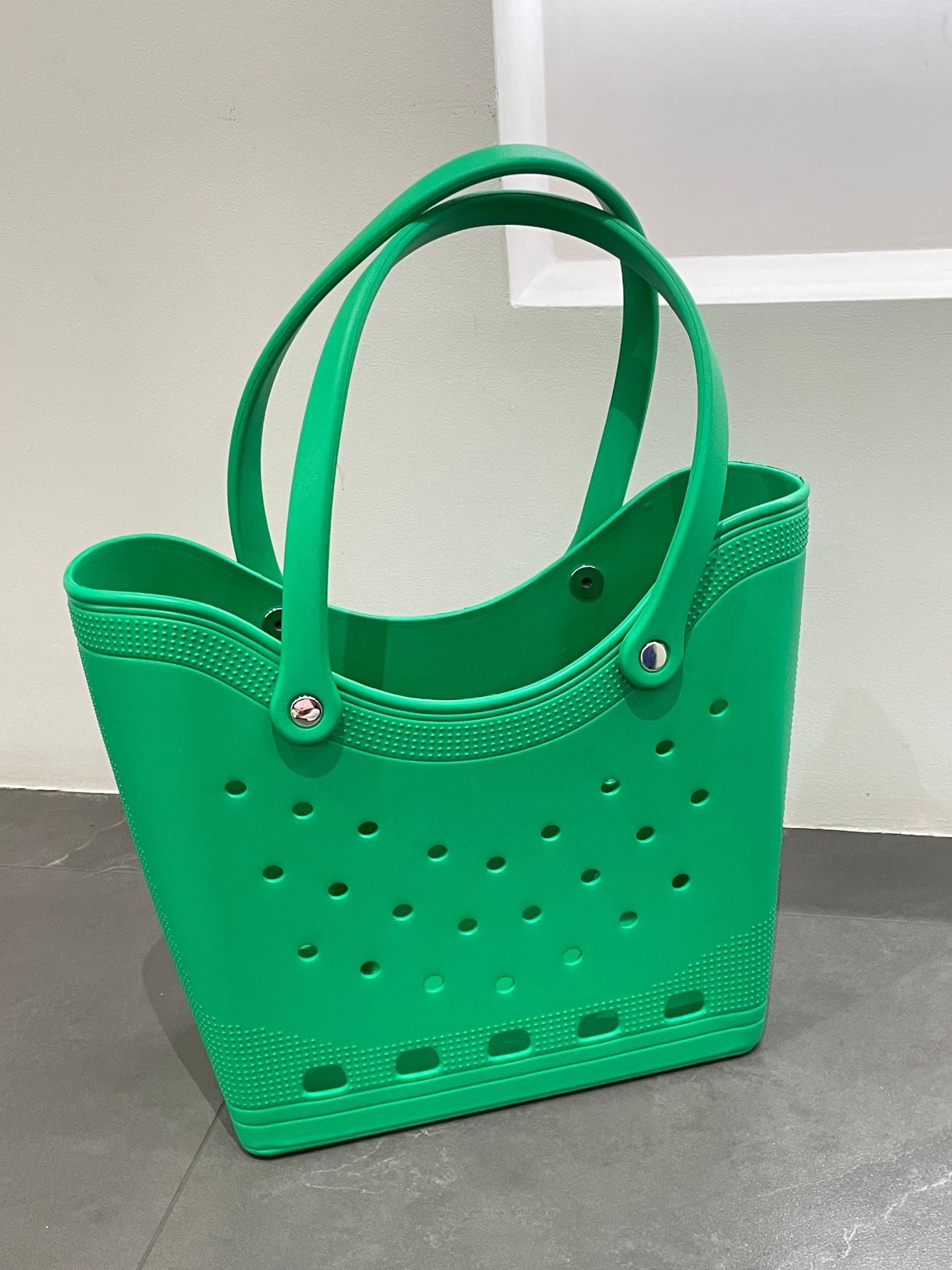 Hole Fashion Seaside Out Large Capacity Women's Handbag