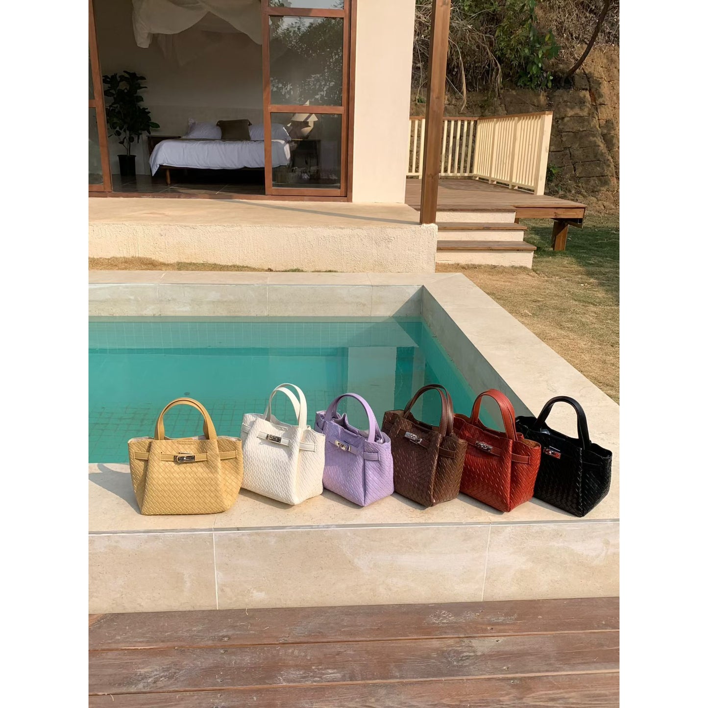 Women's Vintage Woven Pattern Hand Carrying Fashion Women's Handbag