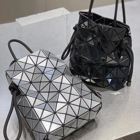 Women's Drawstring Double Stitching Glossy Diamond Plaid Bags