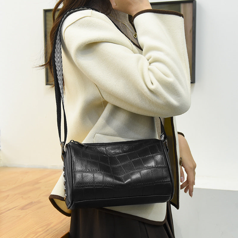 Women's Genuine Leather Boston Pillow Trendy Versatile Women's Messenger Bag