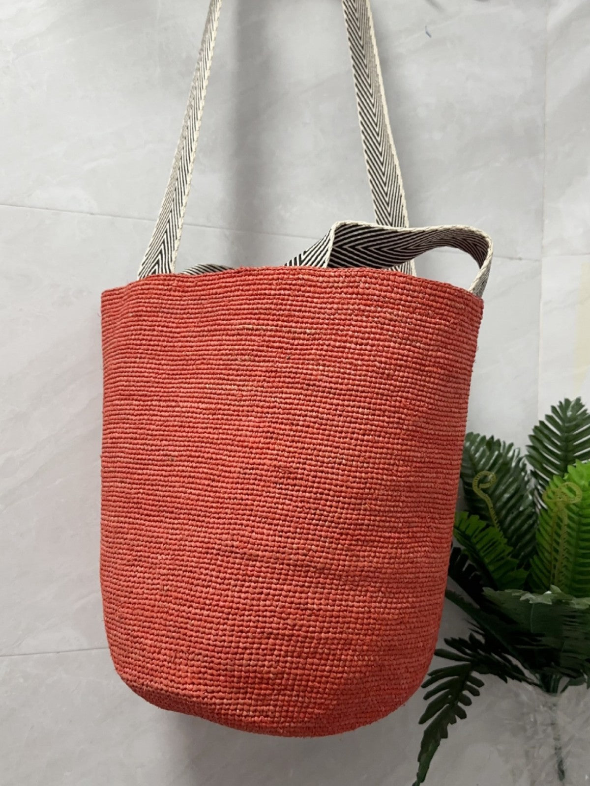 Women's Capacity Straw Hand Crocheting Raffia Vacation Women's Messenger Bag