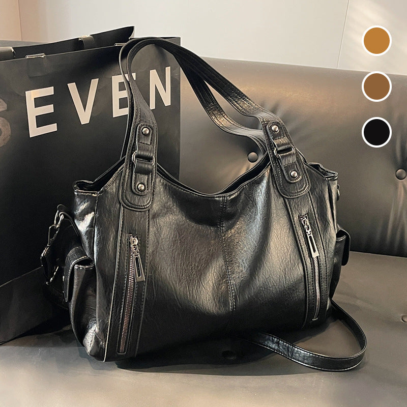 Women's Retro Fashion Rivet High-grade Large Capacity Portable Underarm Tote Bags