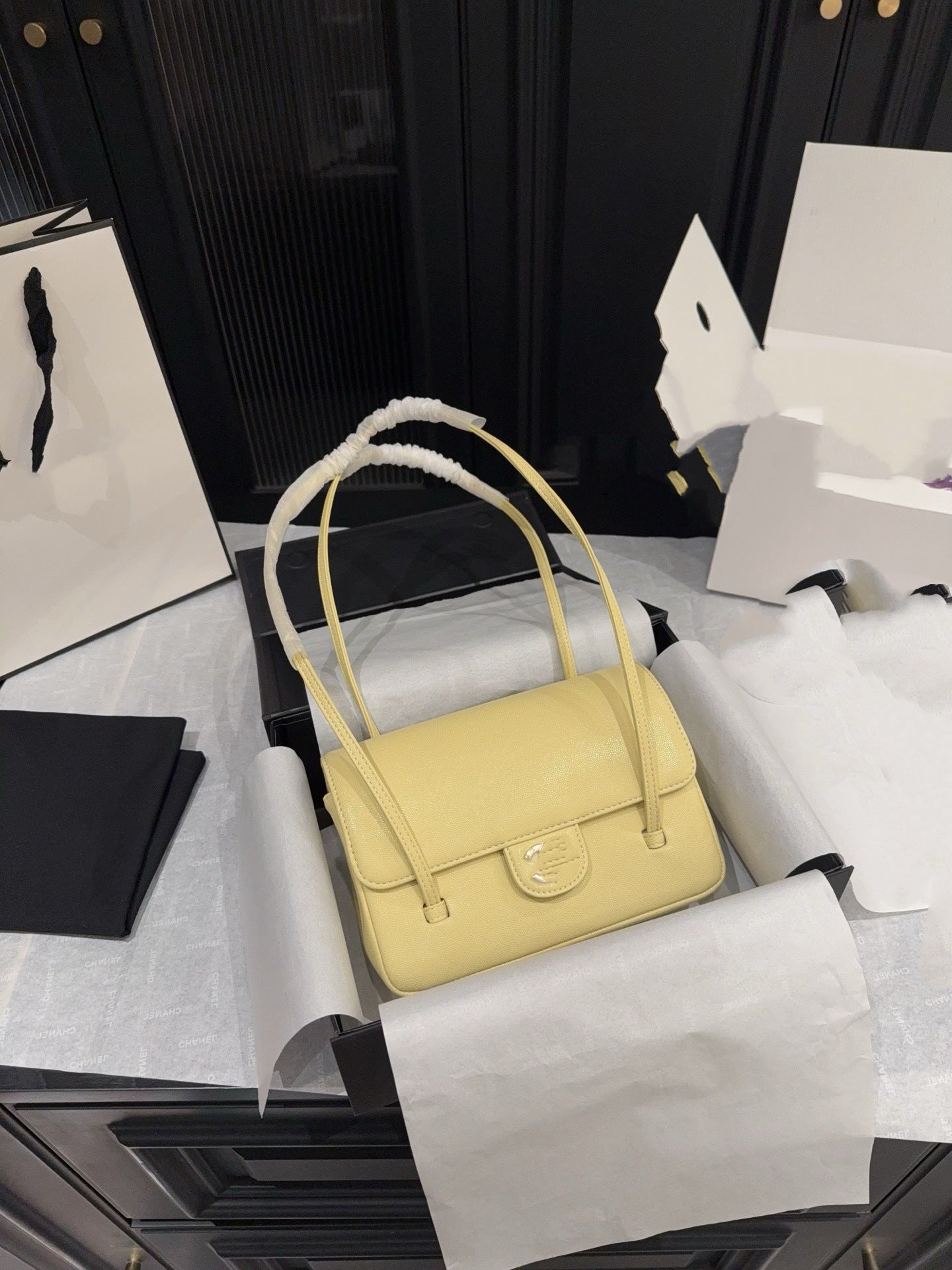 Women's Classic Style Underarm Trendy Fashion Joker Cool Women's Shoulder Bag