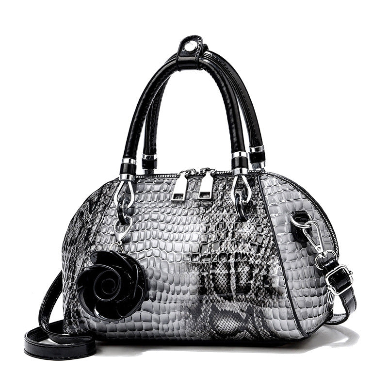 Stylish Women's Crocodile Pattern Shell Trend Women's Shoulder Bag