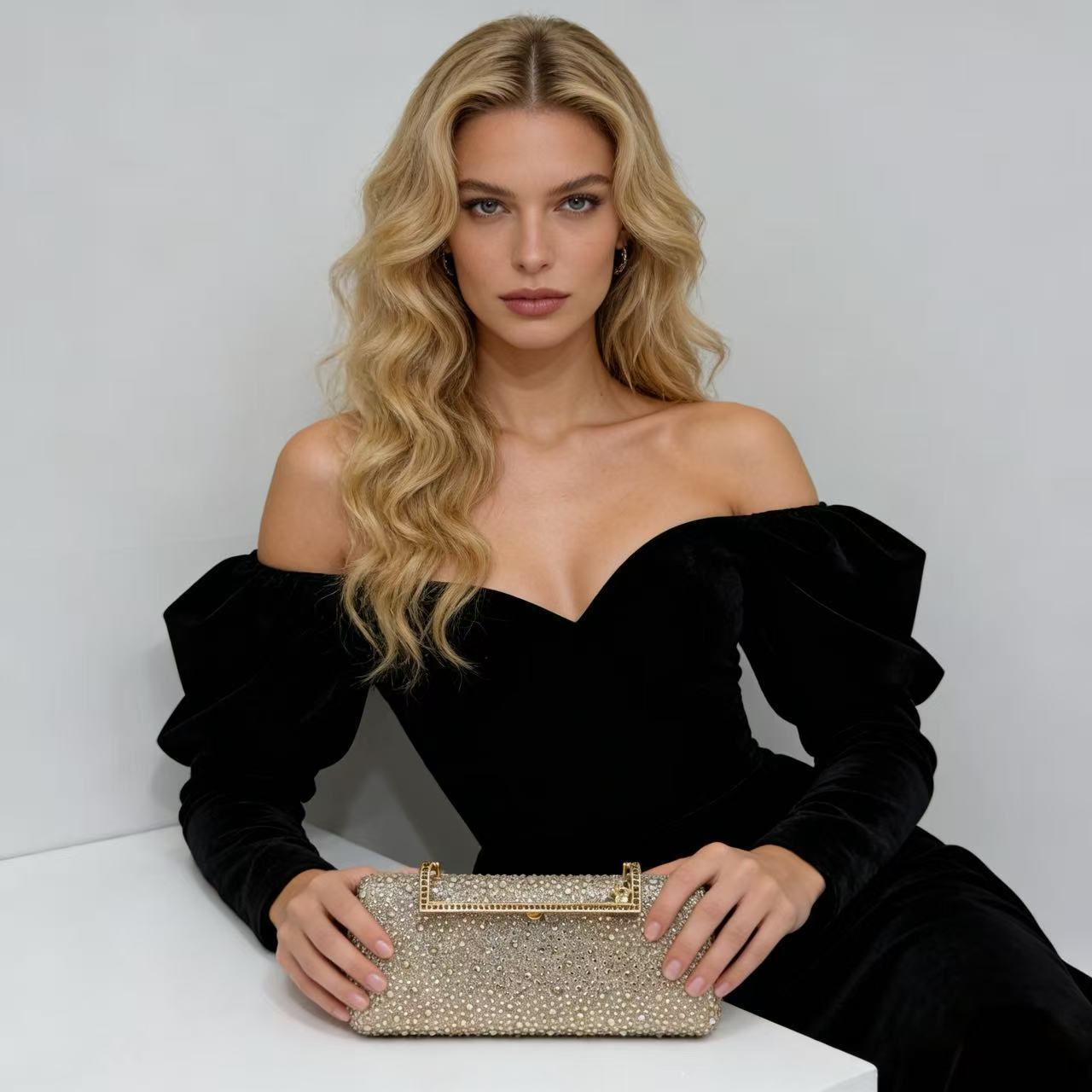 Women's Light Luxury Full Diamond Rhinestone Banquet Party Dinner Bag