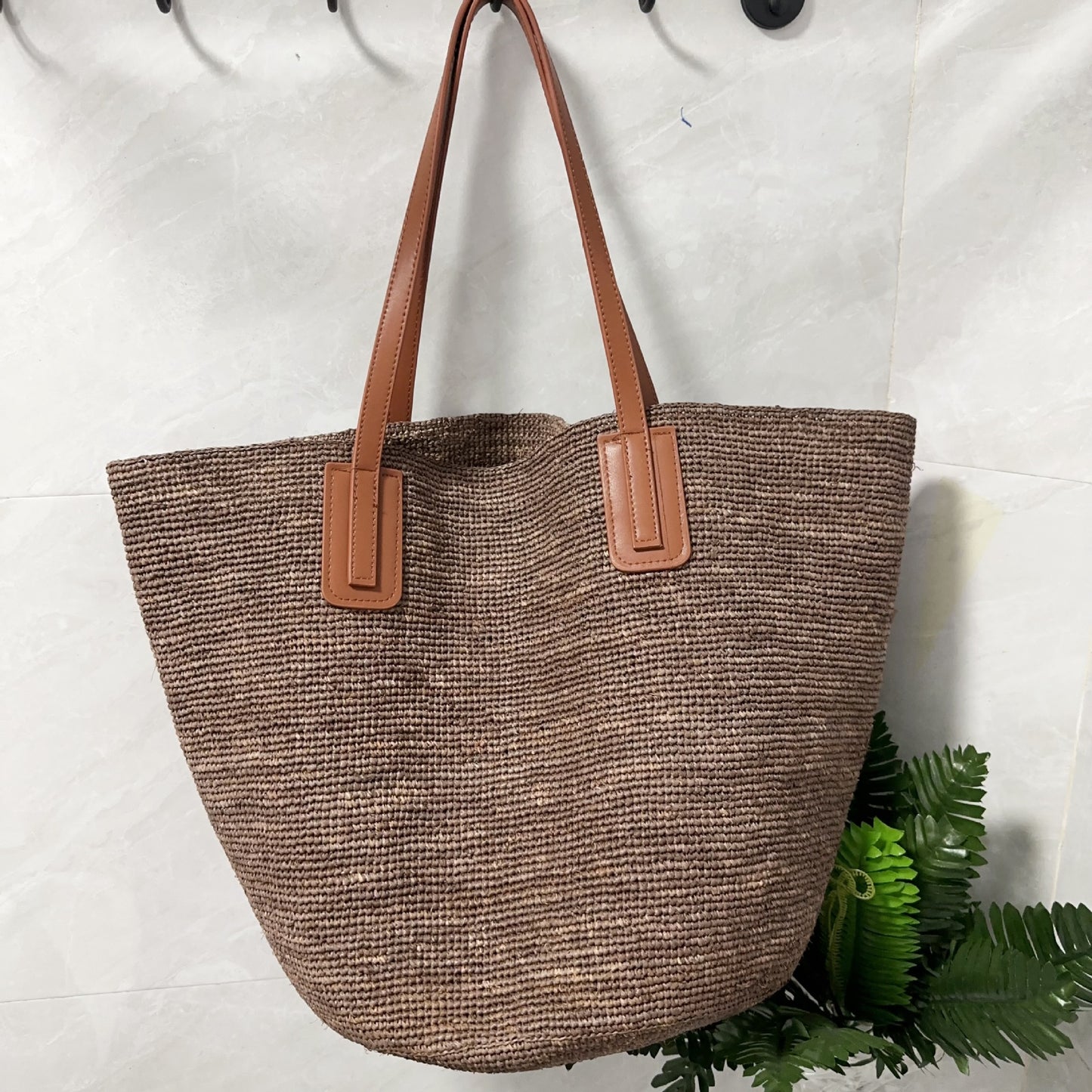 Women's Leather Strap Raffia Woven Seaside Holiday Women's Shoulder Bag