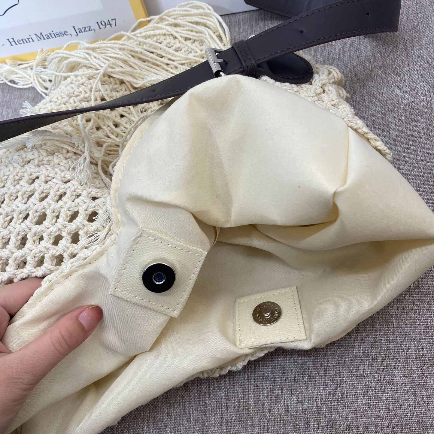 Women's Retro Tassel Hollow Beach Commuter Fashionable Women's Shoulder Bag
