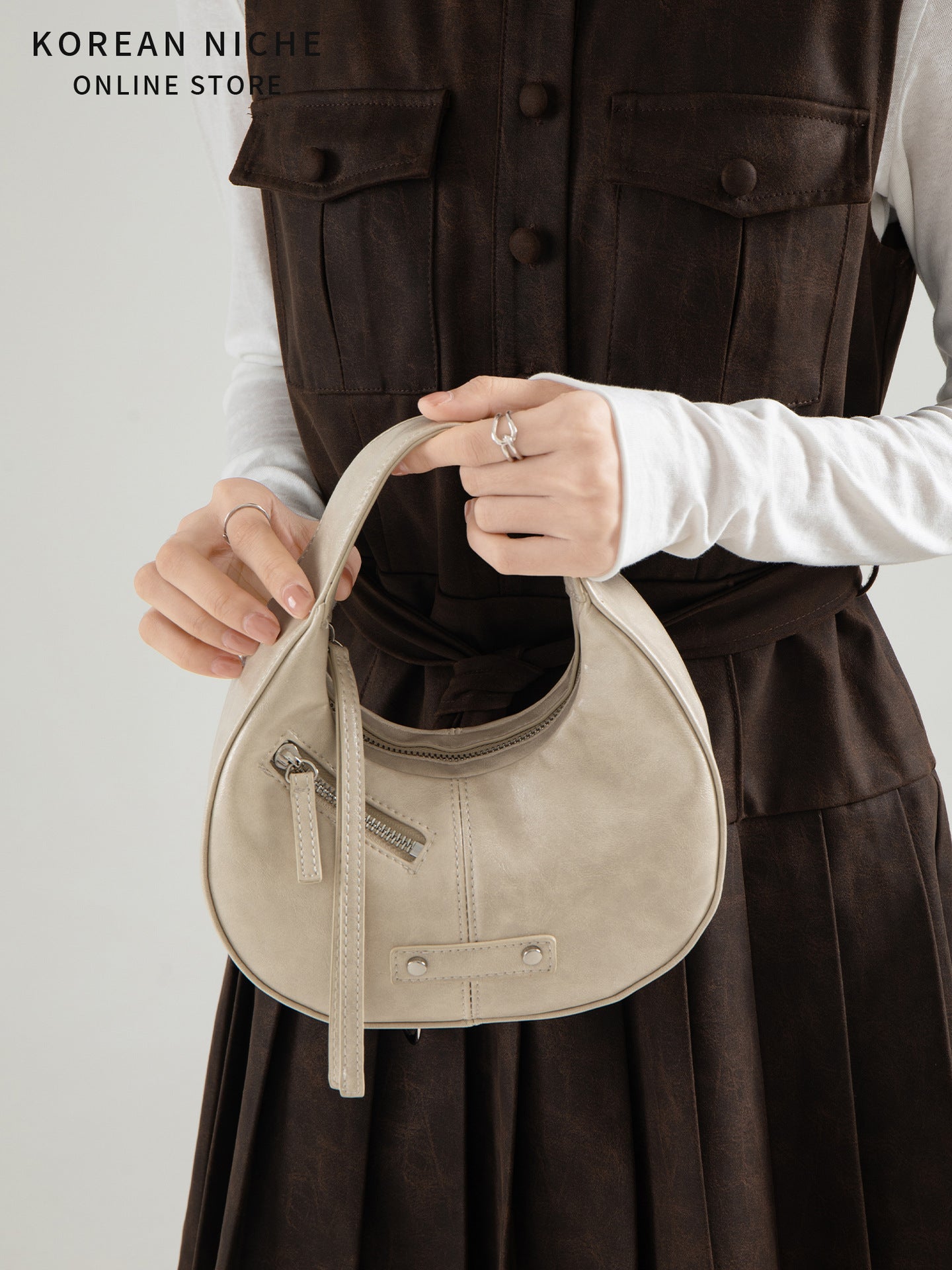 Women's Korean Niche Design Fashion Retro Moon High-grade Daily Bags