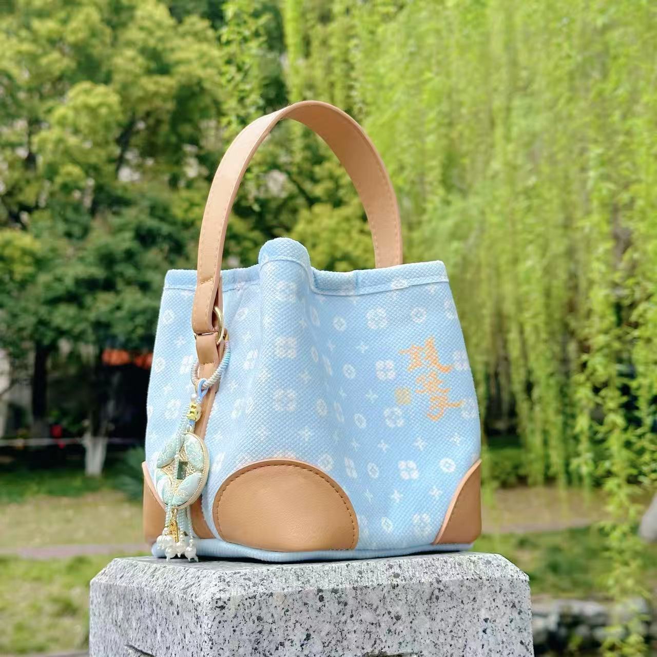 Not Blue Spring Limited Money Portable Cultural Small Square Bag