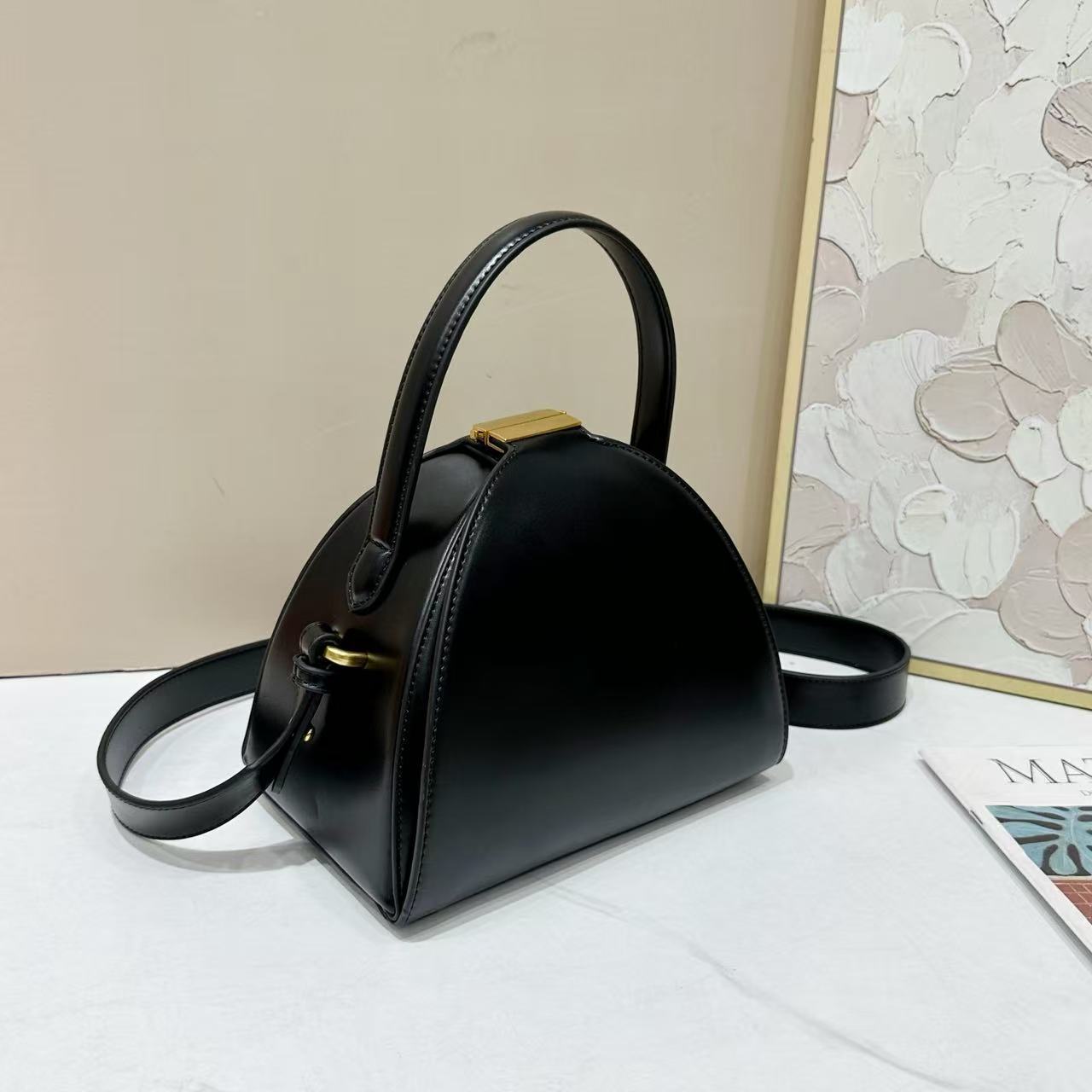 High Sense Niche Semicircle Retro Geometric Women's Clutch