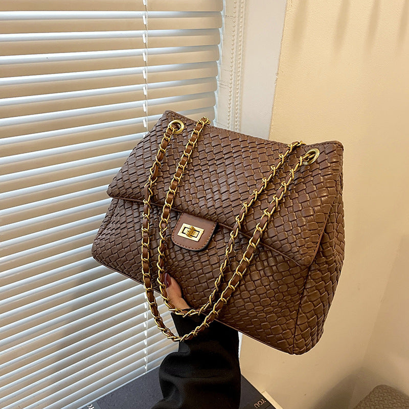 Women's Retro Fashion Underarm Indentation Commute Leisure Tote Bag