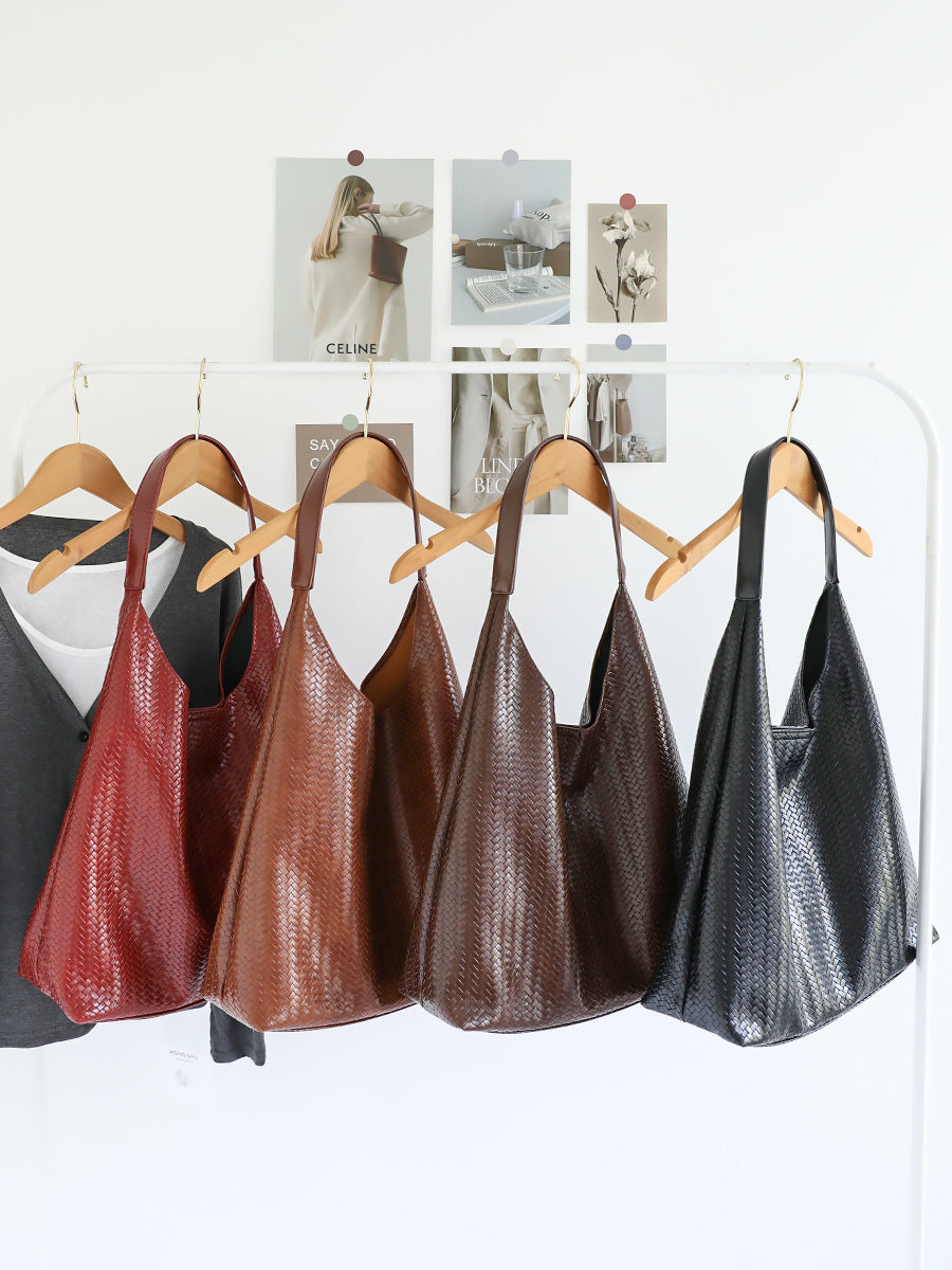 Women's Capacity Woven Texture Soft Leather Underarm Niche Women's Shoulder Bag