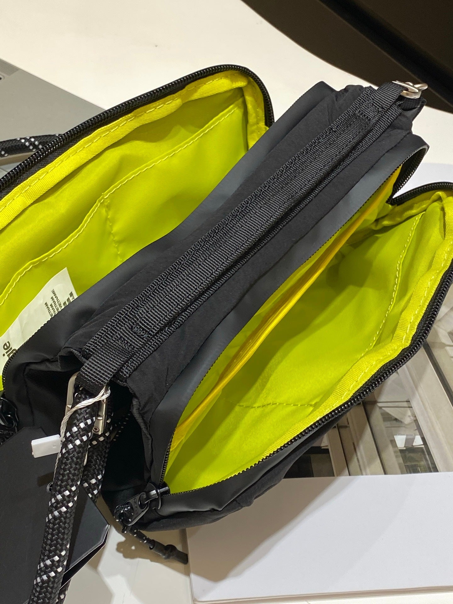 Single Mechanical Style Multifunctional Water Bottle Women's Messenger Bag