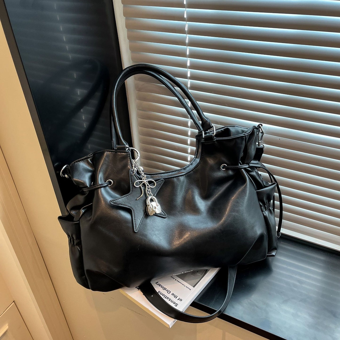 Women's Super Hot Large Capacity Versatile Women's Shoulder Bag