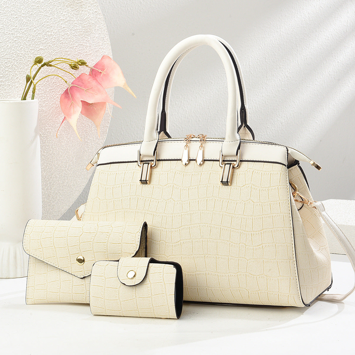 Pretty Women's Three-piece Large Capacity Zipper Bags