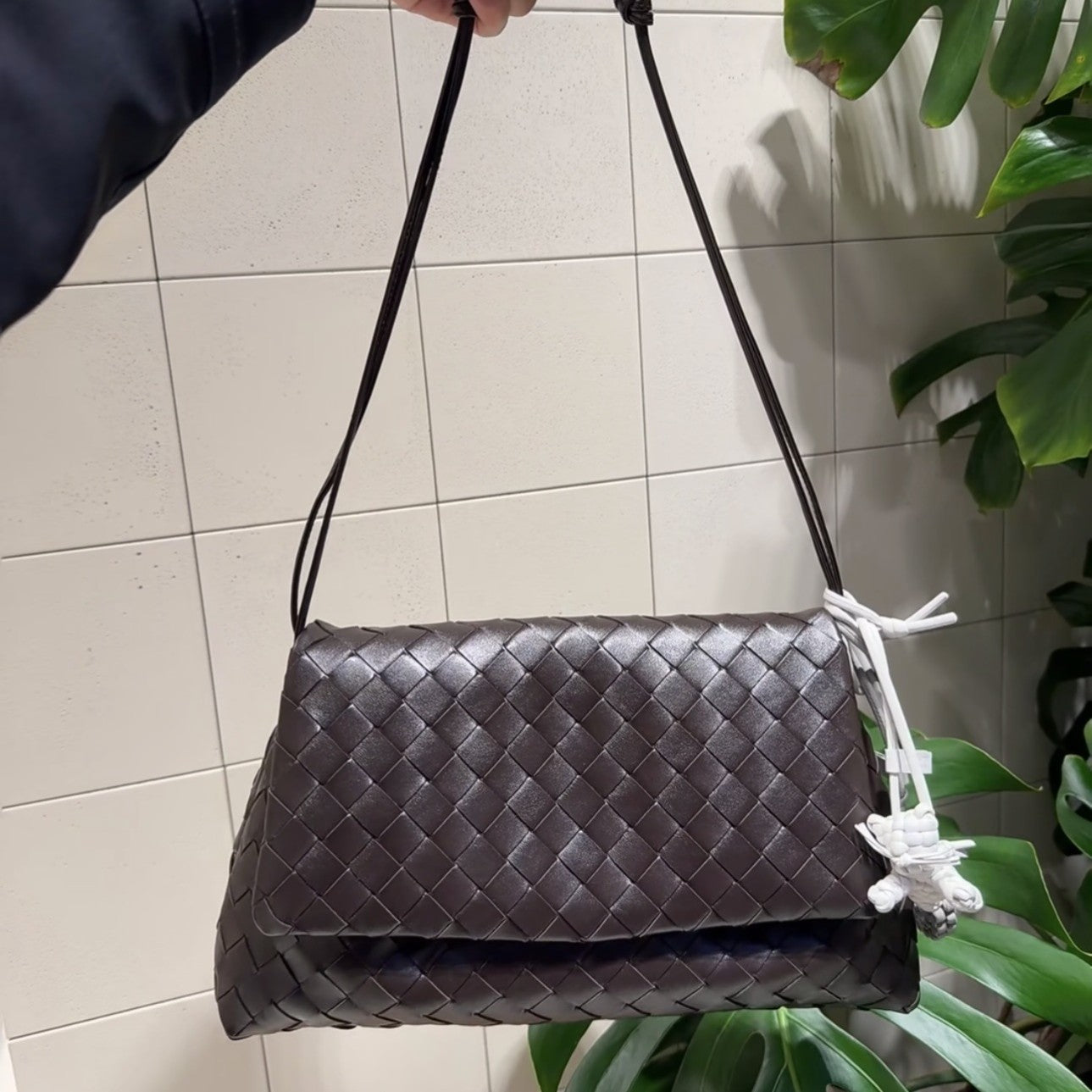 Summer Authentic Leather Weave Clamshell Drawstring Underarm Women's Shoulder Bag