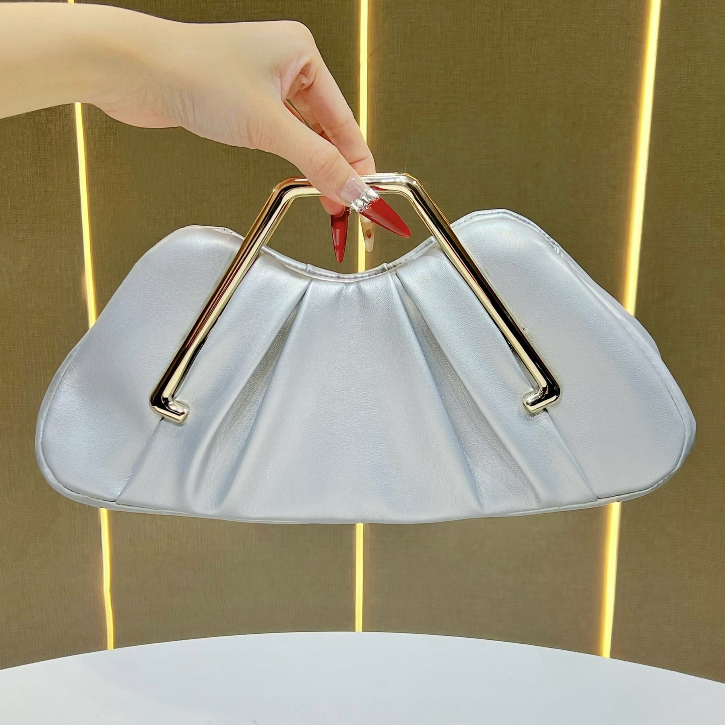 Cool Women's Fashion Pleated Niche Clutch Handbags