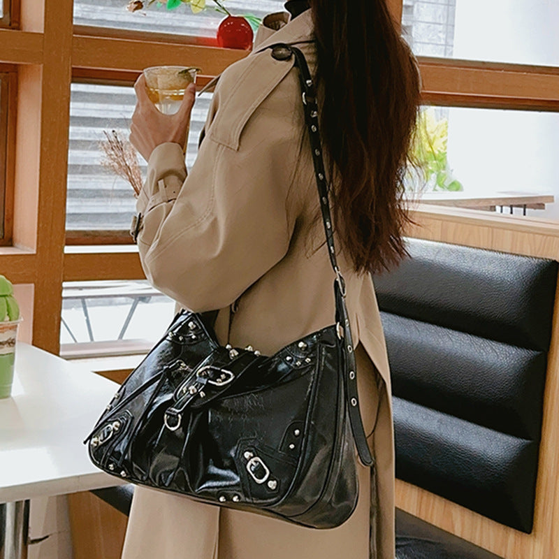 Sweet Cool Motorcycle Retro Large Capacity Rivet Hot Women's Shoulder Bag