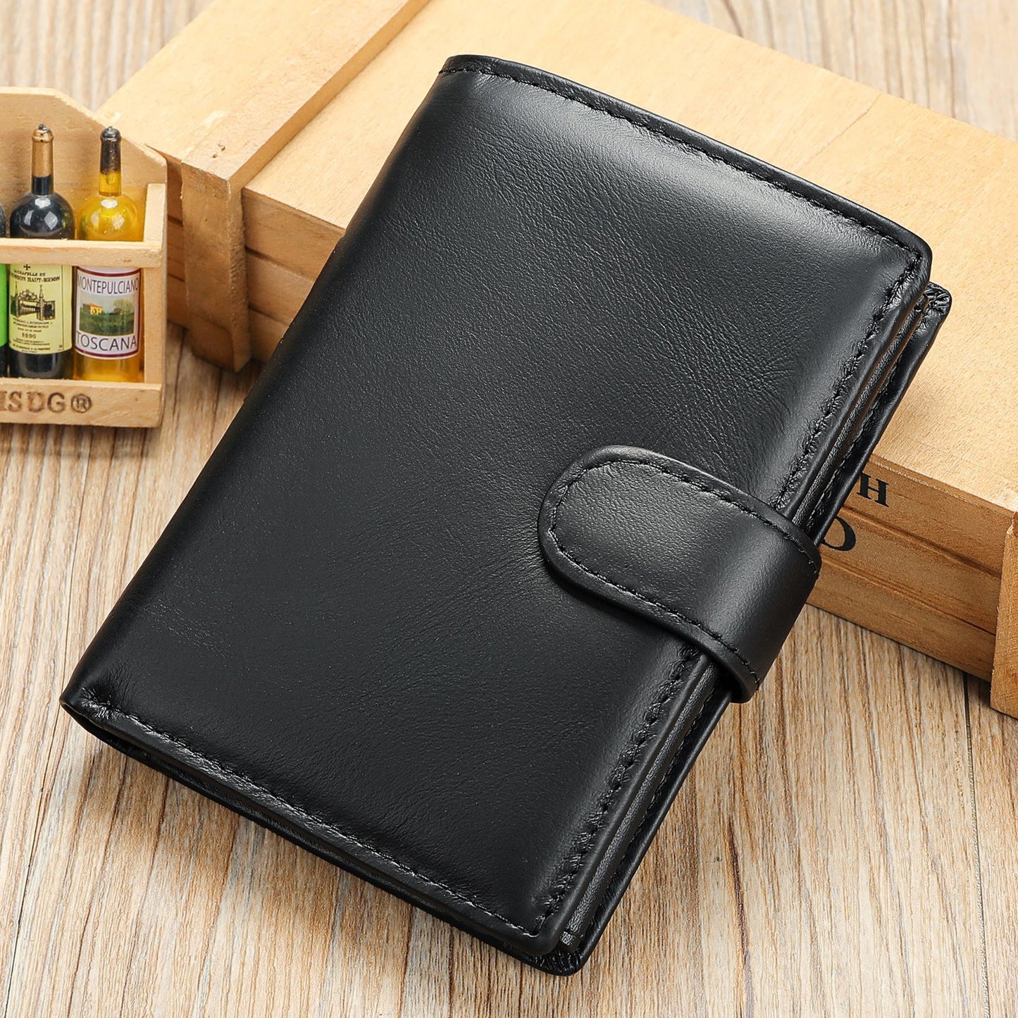 Men's Swiping Retro Large Capacity Leather Men's Wallet