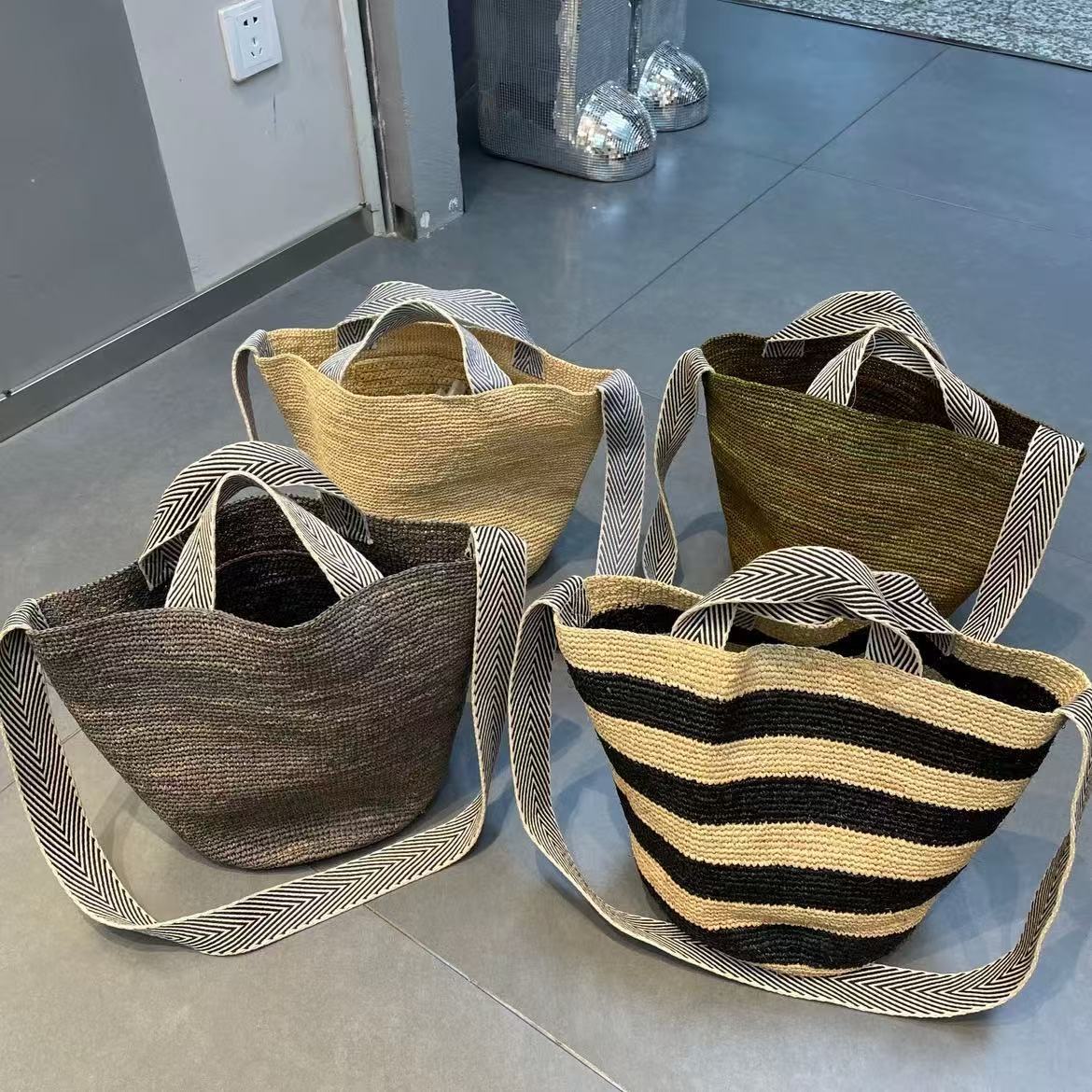 Women's Raffia Woven Summer Seaside Holiday Solid Women's Messenger Bag